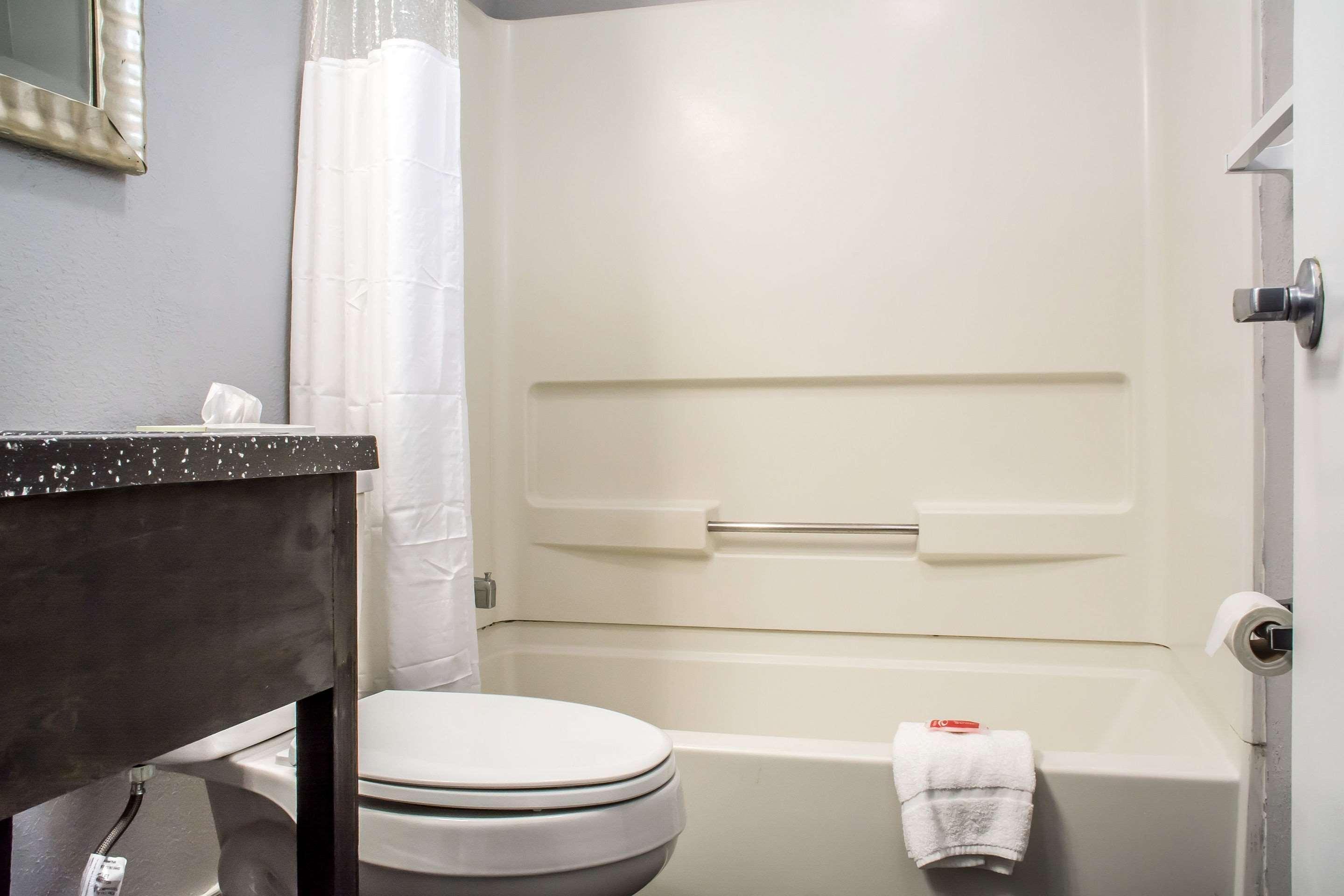Econo Lodge Brockport Ngoại thất bức ảnh